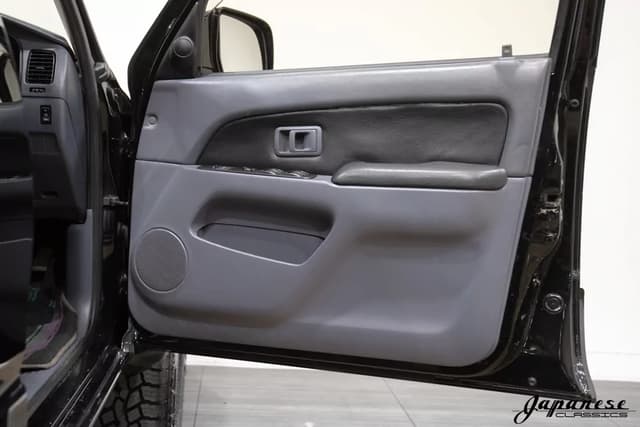 1998 Toyota Hilux Surf JDM car for sale — photo 20 of 25