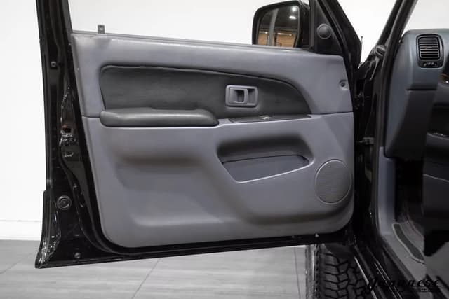 1998 Toyota Hilux Surf JDM car for sale — photo 19 of 25