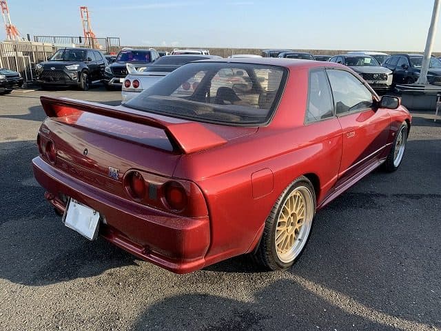1992 Nissan Skyline JDM car for sale — photo 3 of 14