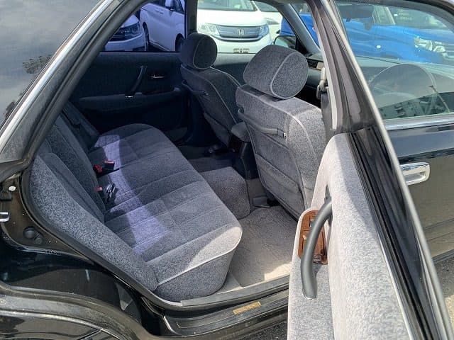 1999 Toyota Crown JDM car for sale — photo 8 of 11