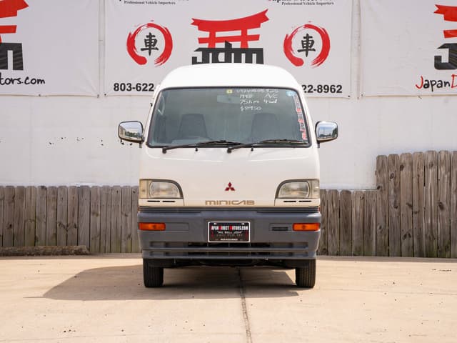 1998 Mitsubishi Minicab JDM car for sale — photo 2 of 10