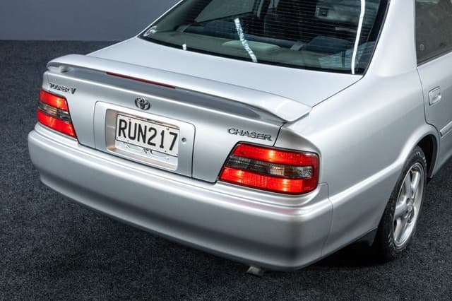 1997 Toyota Chaser JDM car for sale — photo 11 of 20