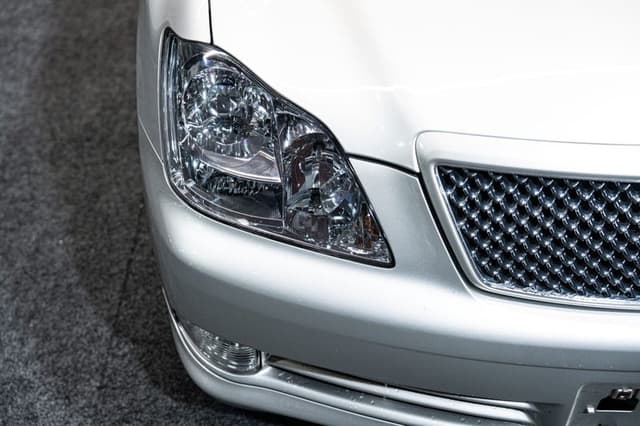 2004 Toyota Crown JDM car for sale — photo 6 of 18