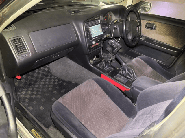 1998 Nissan Stagea JDM car for sale — photo 6 of 8