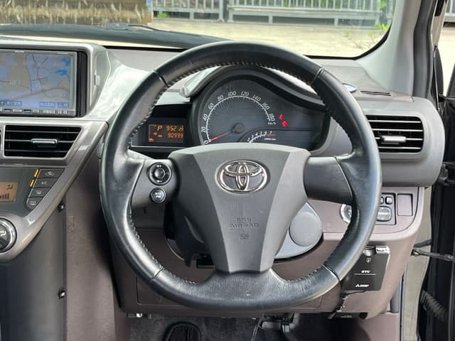 2004 Toyota Crown JDM car for sale — photo 4 of 24