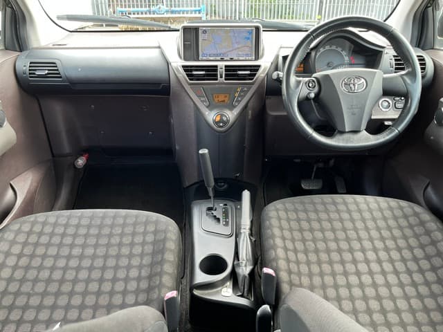 2004 Toyota Crown JDM car for sale — photo 6 of 24