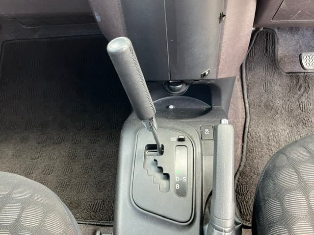 2004 Toyota Crown JDM car for sale — photo 10 of 24