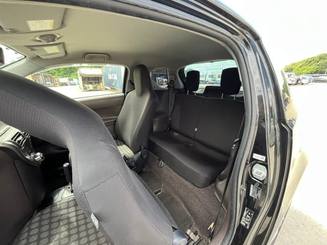 2004 Toyota Crown JDM car for sale — photo 14 of 24