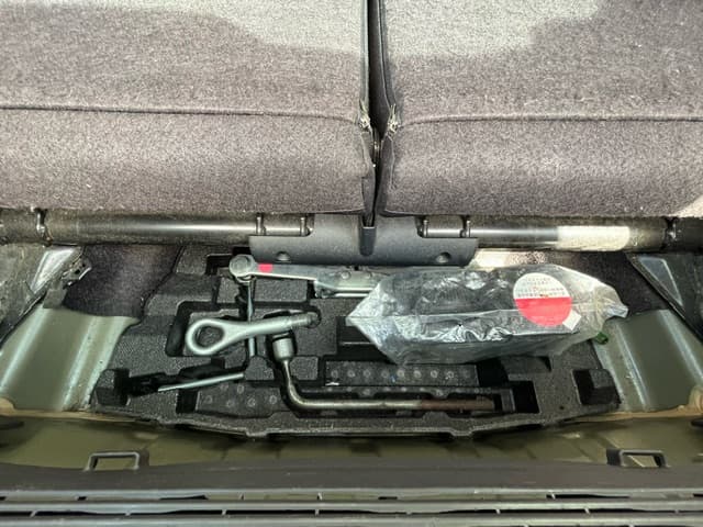 2004 Toyota Crown JDM car for sale — photo 17 of 24