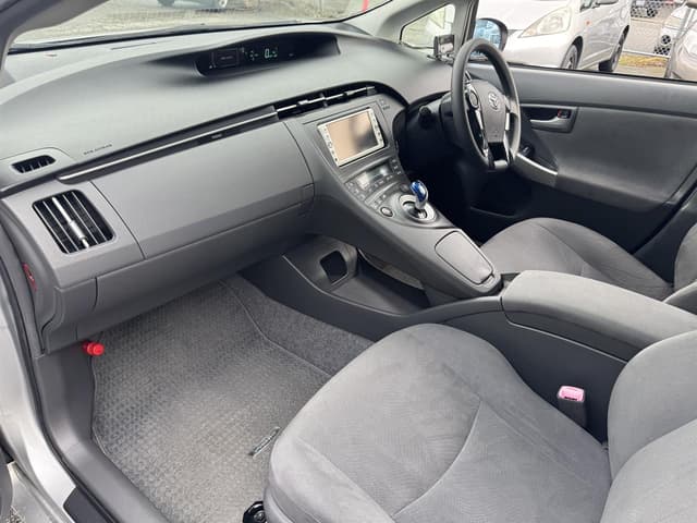 2009 Toyota Prius JDM car for sale — photo 12 of 19