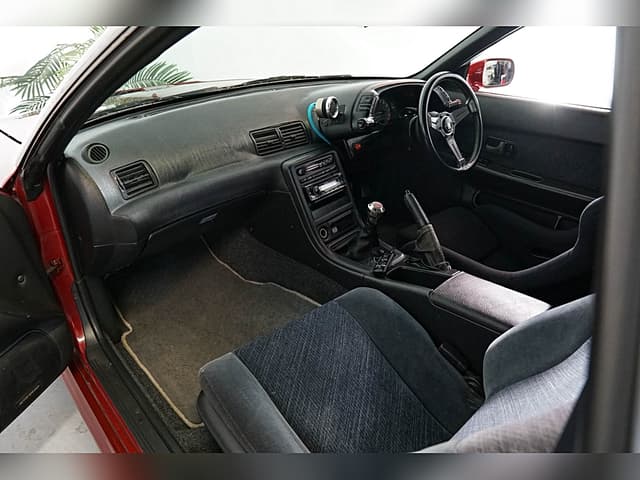 1992 Nissan Skyline JDM car for sale — photo 17 of 25