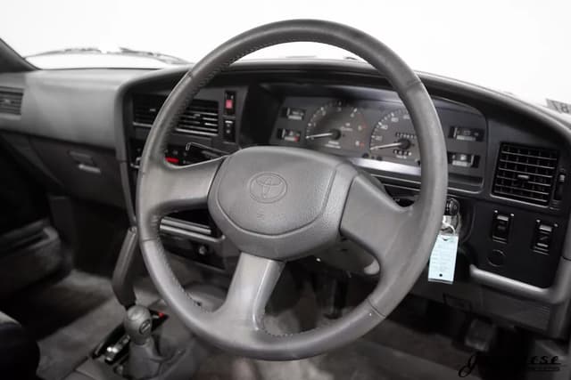 1993 Toyota Hilux Surf JDM car for sale — photo 12 of 25