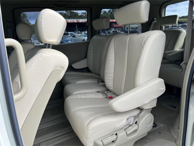 2004 Nissan Elgrand JDM car for sale — photo 14 of 16