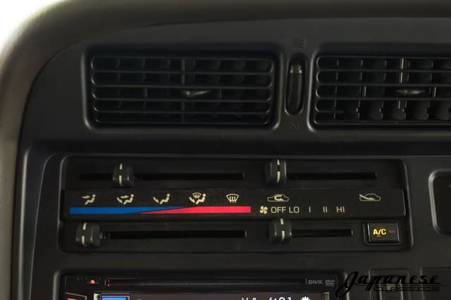 1997 Toyota HiAce JDM car for sale — photo 12 of 25