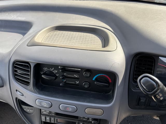 1996 Mitsubishi Delica JDM car for sale — photo 22 of 25