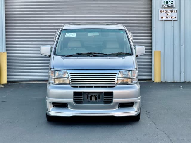 1998 Nissan Elgrand JDM car for sale — photo 2 of 15