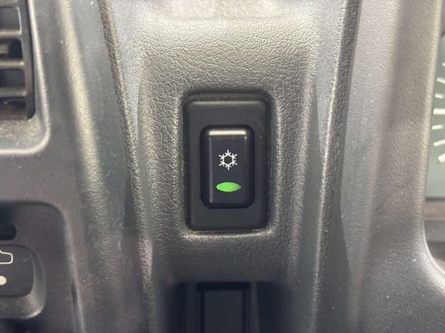 1993 Mitsubishi Minicab JDM car for sale — photo 12 of 25