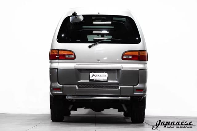 1999 Mitsubishi Delica JDM car for sale — photo 7 of 25