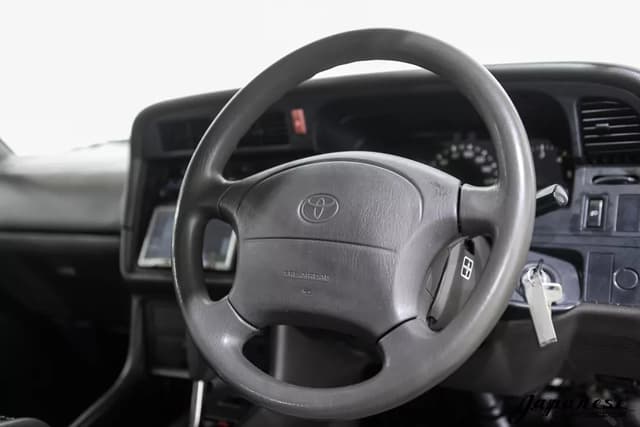 1997 Toyota HiAce JDM car for sale — photo 13 of 25