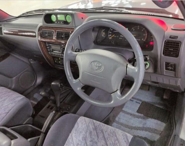 2001 Toyota Estima JDM car for sale — photo 4 of 4