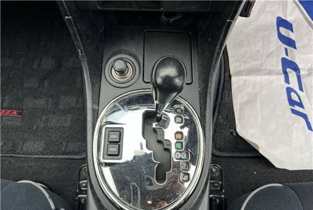 2003 Toyota Altezza JDM car for sale — photo 14 of 25