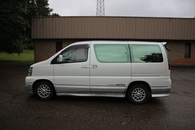 1998 Nissan Caravan JDM car for sale — photo 6 of 25