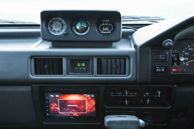 1992 Mitsubishi Delica JDM car for sale — photo 18 of 25