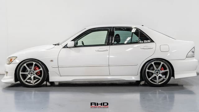 1999 Toyota Altezza JDM car for sale — photo 4 of 25
