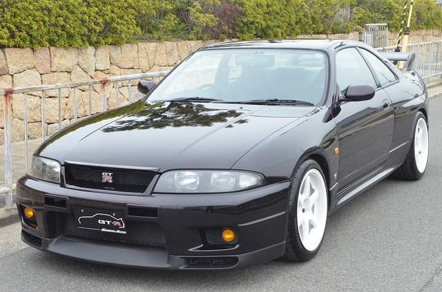 1996 Nissan Skyline JDM car for sale — photo 3 of 11