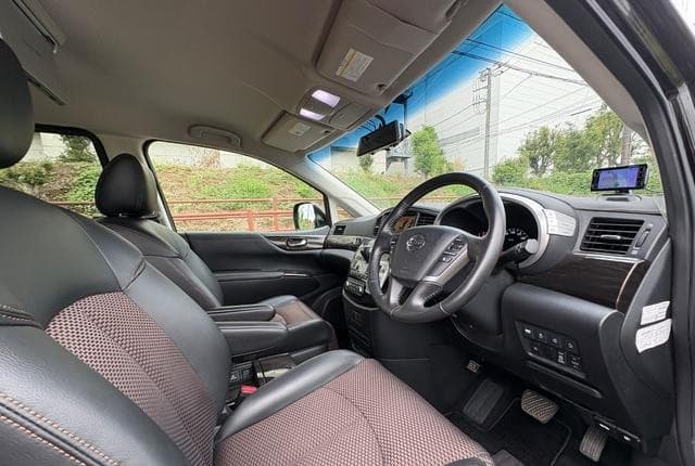 2010 Nissan Elgrand JDM car for sale — photo 7 of 25