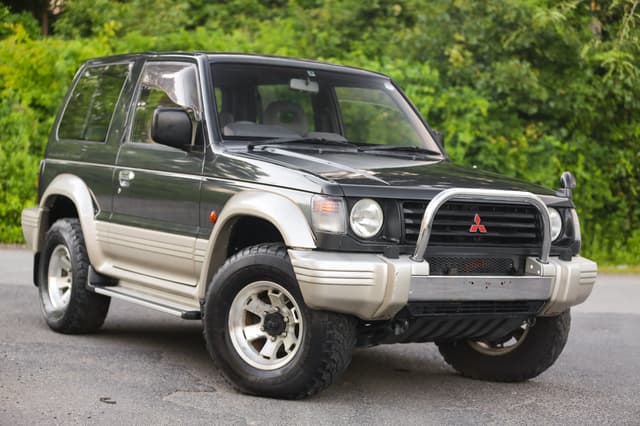 1993 Mitsubishi Pajero JDM car for sale — photo 5 of 25