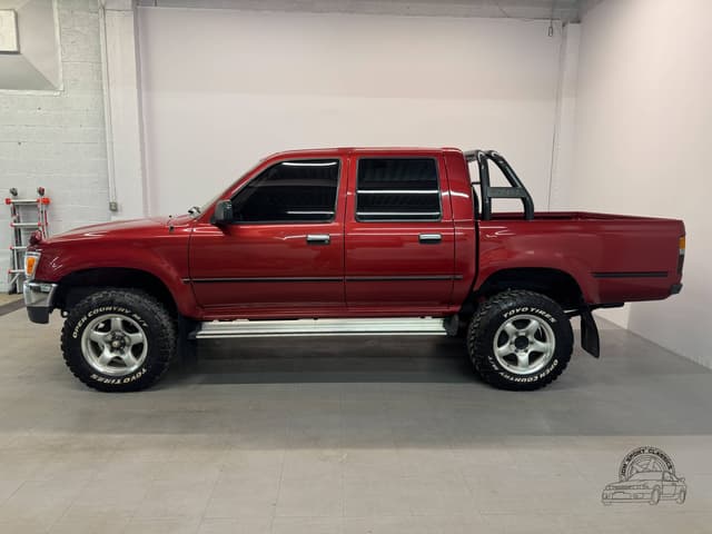 1992 Toyota Hilux JDM car for sale — photo 11 of 25