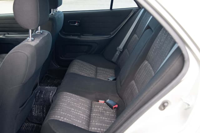 2001 Toyota Altezza JDM car for sale — photo 14 of 17