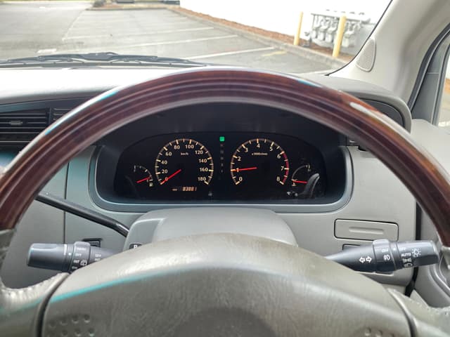2000 Nissan Elgrand JDM car for sale — photo 6 of 16