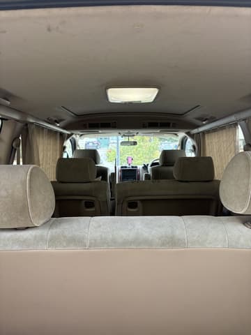 1999 Toyota Grand Hiace JDM car for sale — photo 14 of 17