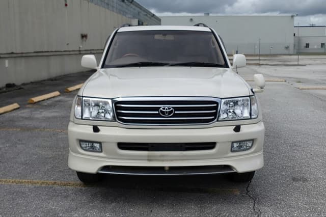 2000 Toyota Land Cruiser JDM car for sale — photo 2 of 17