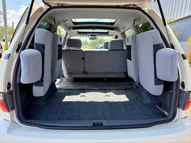 1998 Toyota Estima JDM car for sale — photo 21 of 23
