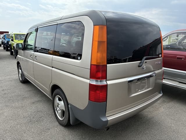 2001 Honda Stepwagon JDM car for sale — photo 2 of 7