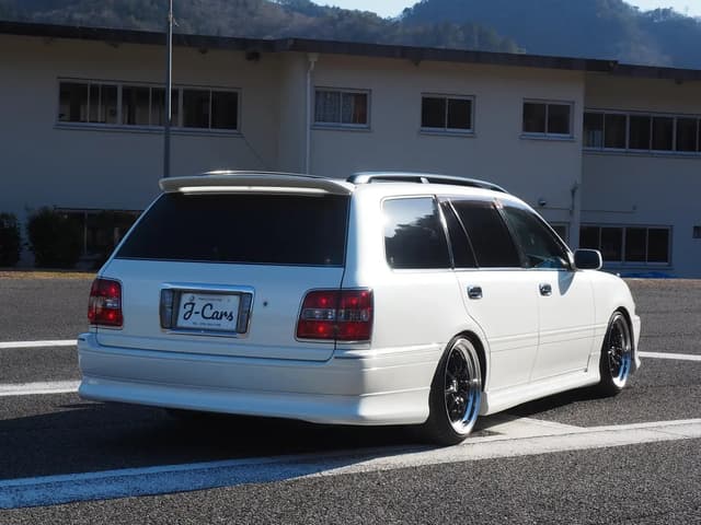 2001 Toyota Crown JDM car for sale — photo 8 of 10