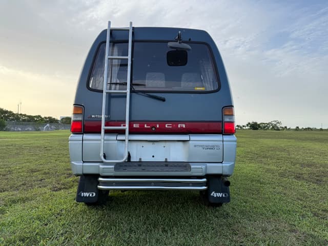 1993 Mitsubishi Delica JDM car for sale — photo 3 of 16