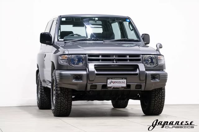 1997 Mitsubishi Pajero JDM car for sale — photo 3 of 25