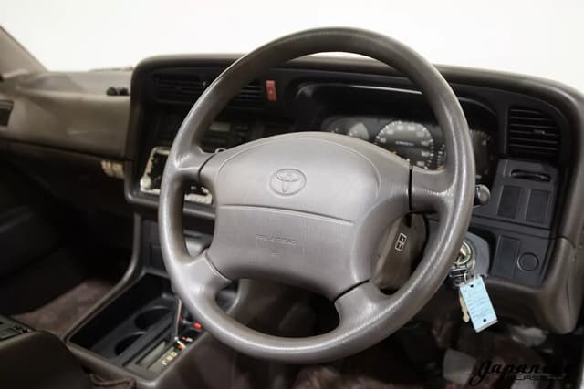 1995 Toyota HiAce JDM car for sale — photo 12 of 25