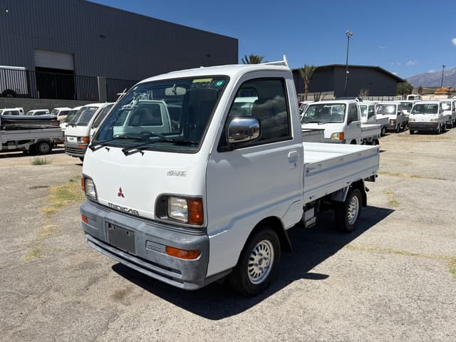 1996 Mitsubishi Minicab JDM car for sale — photo 3 of 25
