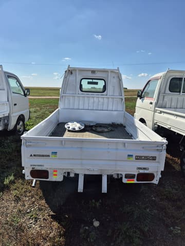 1998 Mitsubishi Minicab JDM car for sale — photo 10 of 13