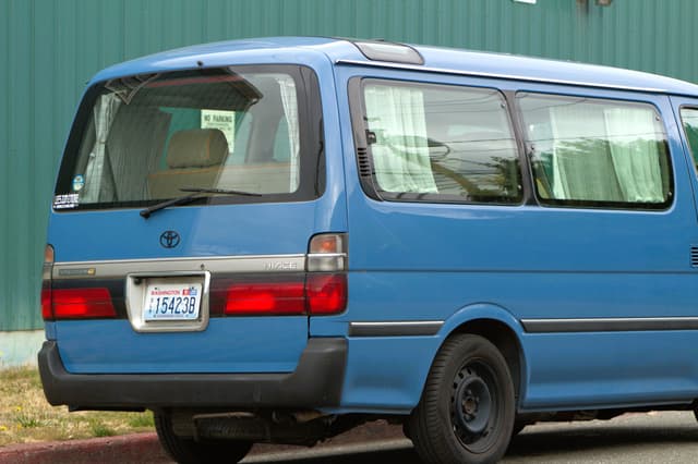 1997 Toyota HiAce JDM car for sale — photo 8 of 25