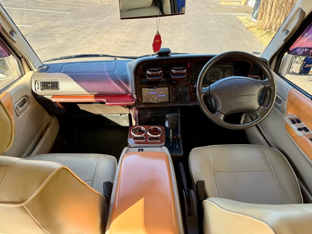 1998 Toyota Grand Hiace JDM car for sale — photo 12 of 24