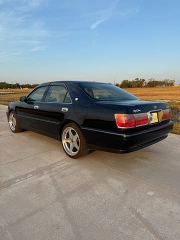2001 Toyota Crown JDM car for sale — photo 3 of 10