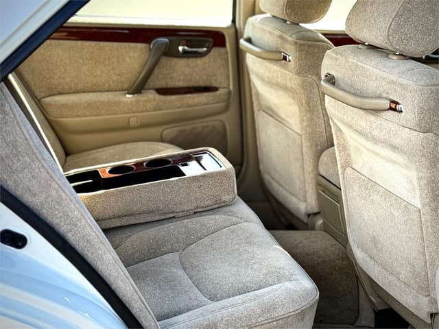 1999 Toyota Crown JDM car for sale — photo 18 of 25