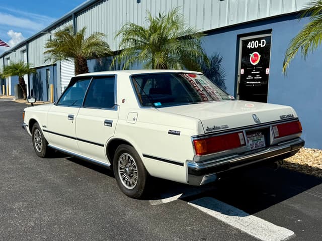 1982 Toyota Crown JDM car for sale — photo 6 of 25