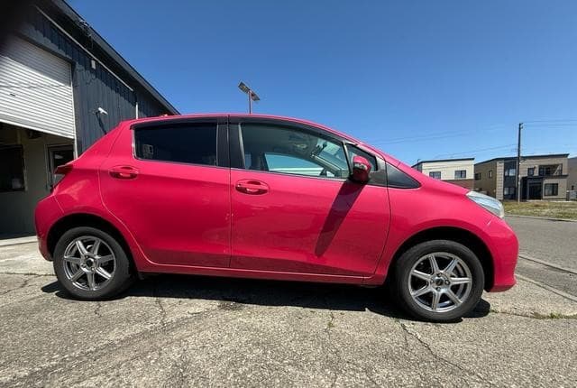 2011 Toyota Vitz JDM car for sale — photo 4 of 25